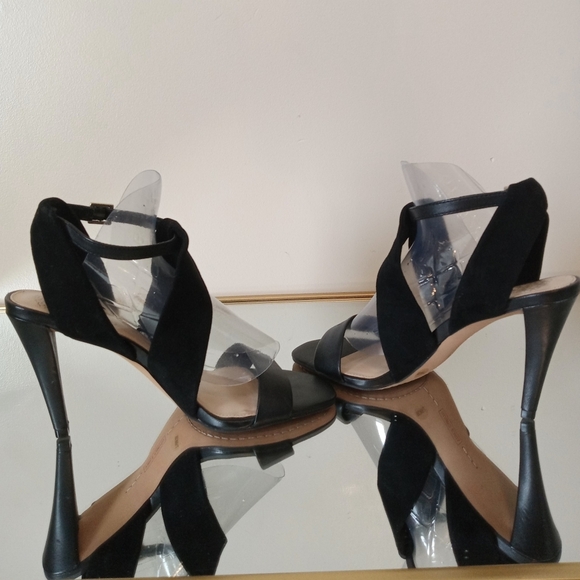Vince Camuto Kalintie Black Leather Sandal Size 71/2 - Picture 4 of 11